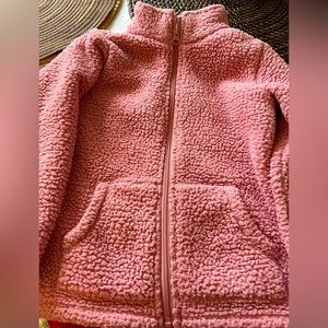 Children’s Place Sherpa jacket in very good condition. 5T
